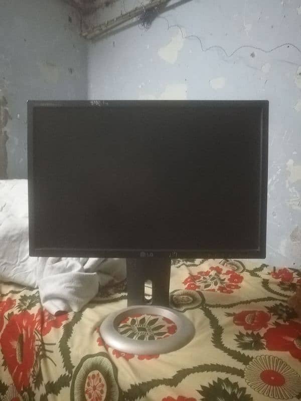 LG 22 inches Lcd 0