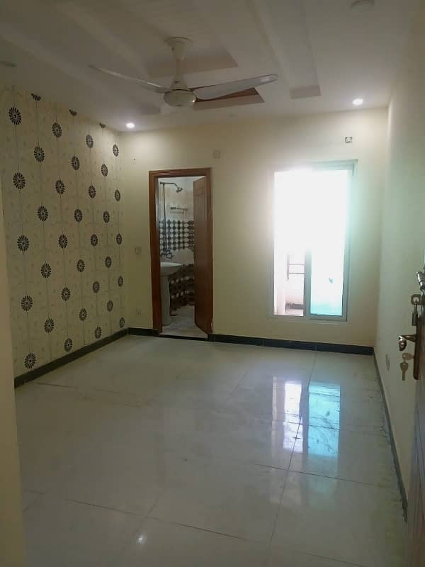 1550 Square Feet Flat For rent In E-11/4 Islamabad 8