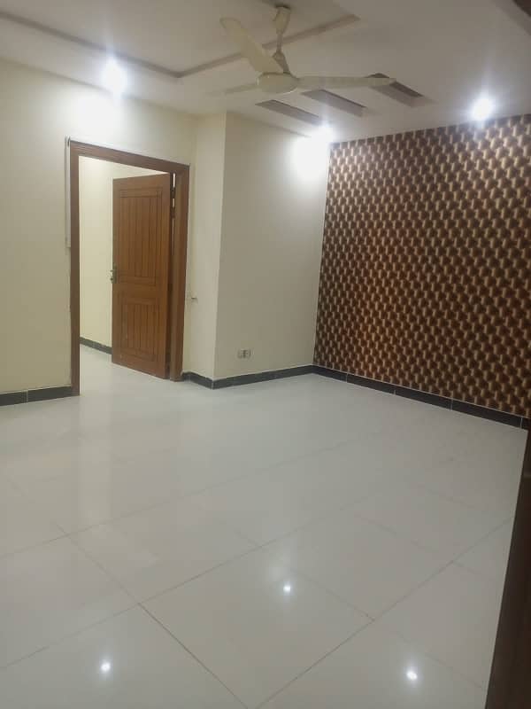 1550 Square Feet Flat For rent In E-11/4 Islamabad 9