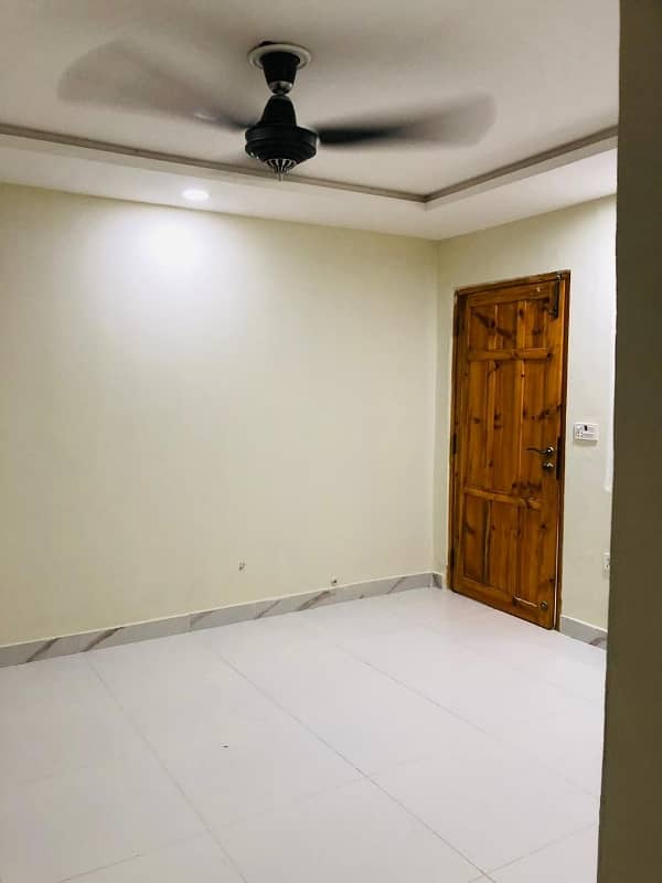 E-11/4 Flat Sized 1350 Square Feet For rent 4