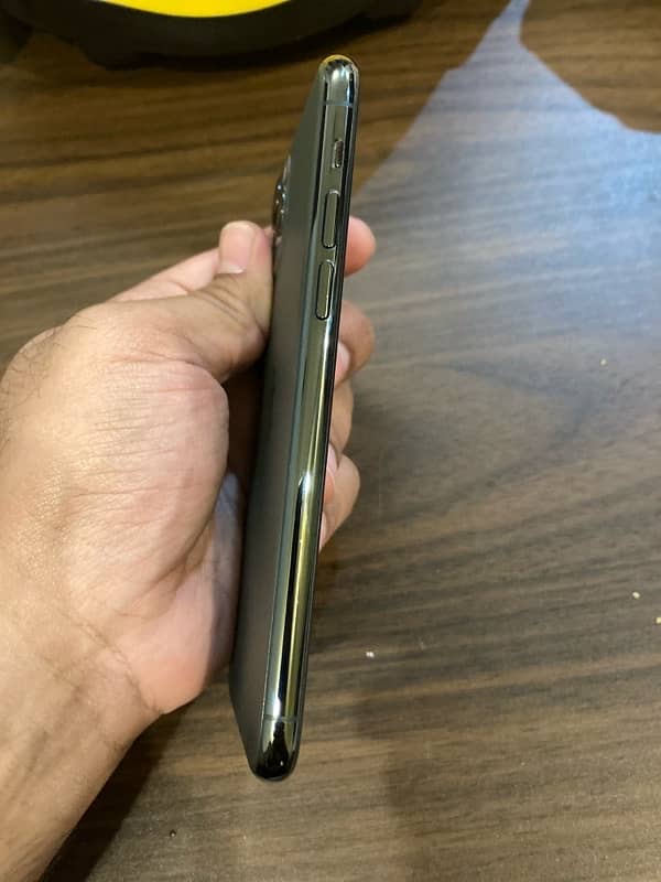 Iphone 11 Pro 256gb - PTA Approved 2