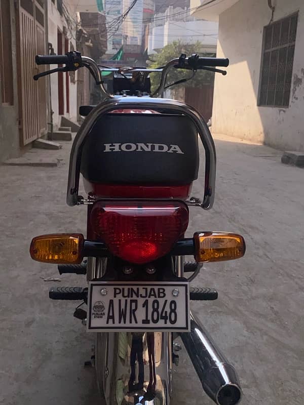 Honda CD70 3