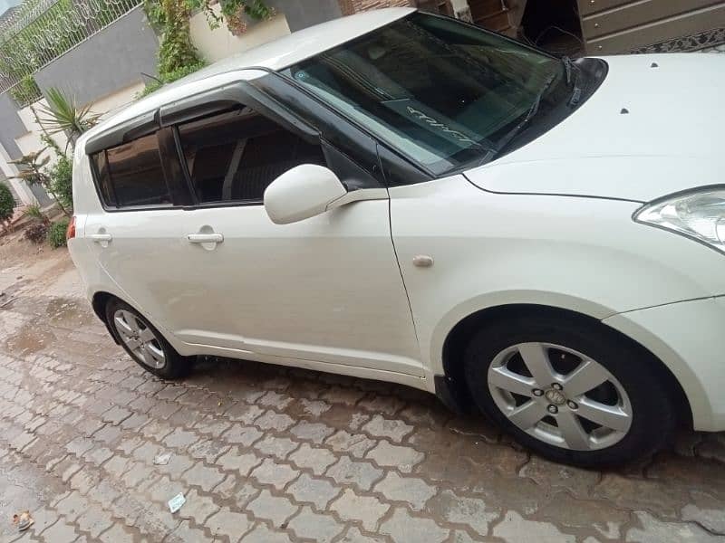 Suzuki Swift 2011 0