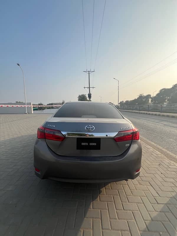 Toyota Corolla GLI 2015/16 Karachi number fresh home used 7