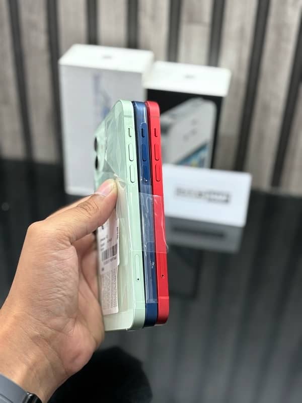 iPhone 12 256GB PTA Approved 100% Health 0 Time Charge 4