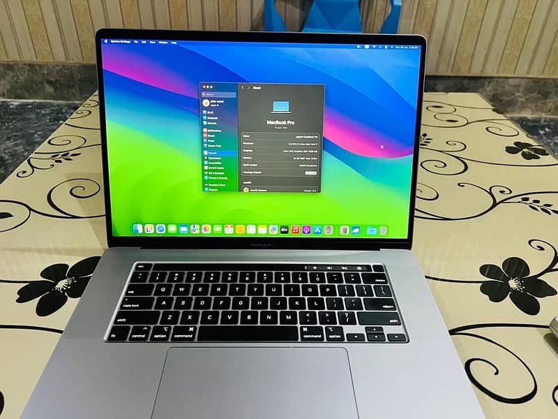 MacBook Pro 2017 16/512 0