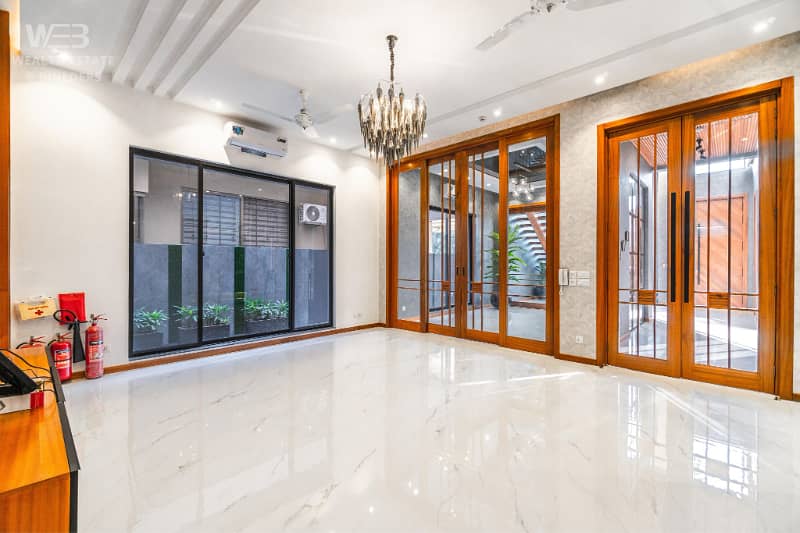 Double Heighted Lobby Beautiful 1 Kanal Designer House in DHA Phase 7 For Sale 10