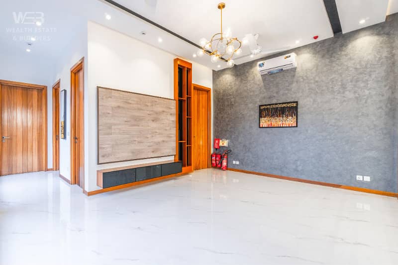 Double Heighted Lobby Beautiful 1 Kanal Designer House in DHA Phase 7 For Sale 25