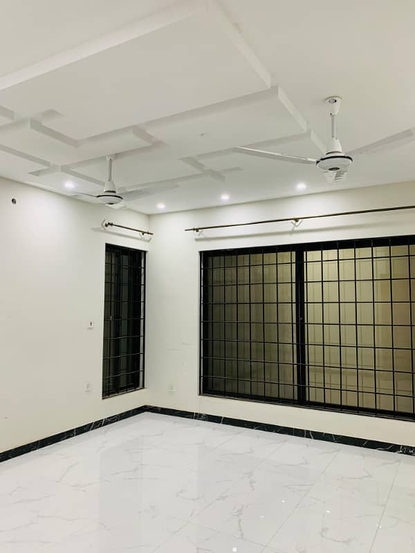 kanal upper portion avaliable for rent 4