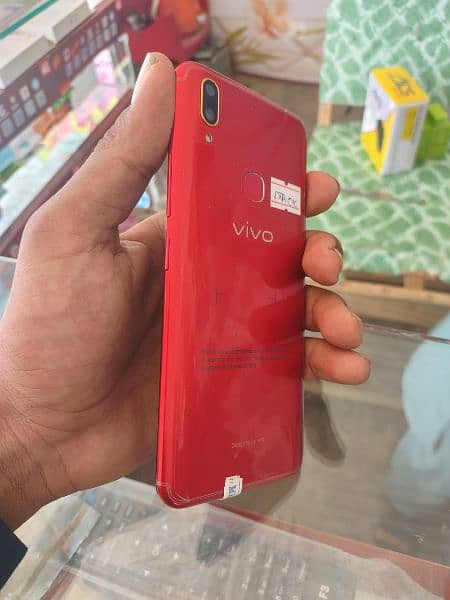 Vivo Y85 Full With Charger Box. With Full Lash. Condition 5