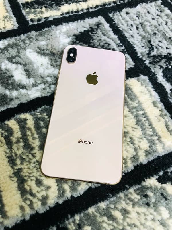 IPHONE XS MAX 64GB 9