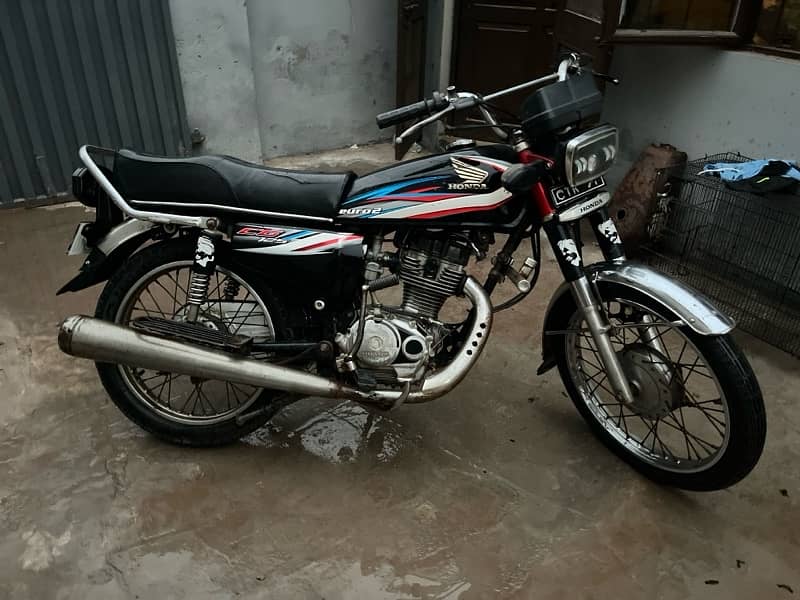 Honda 125 Black 2015 with Special Number CTk-71 exchange hogae with 70 2