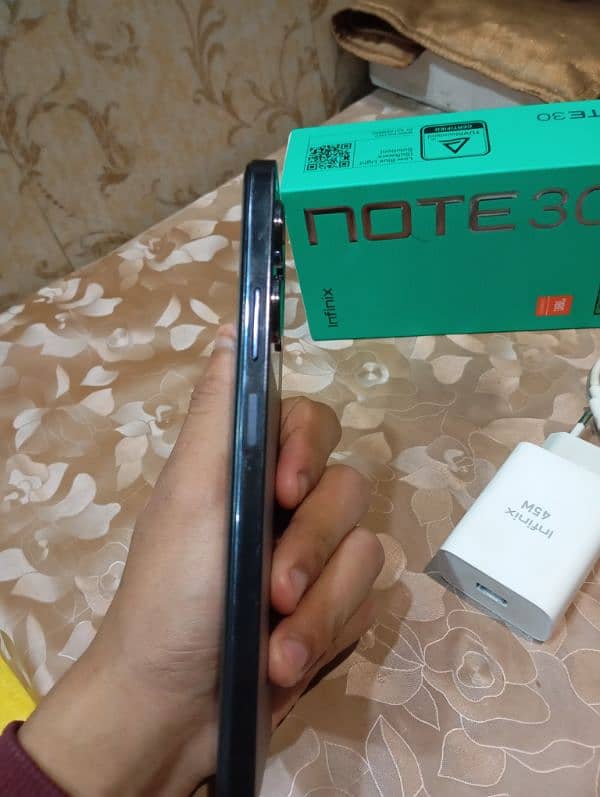 infinix Note 30 GB 8+ 256 10 by 9 5