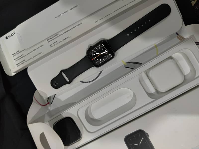 Apple watch series 5 with complete box 1