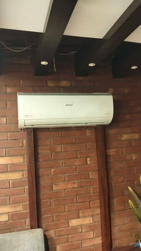 1 Ton Orient Ac for sale 0