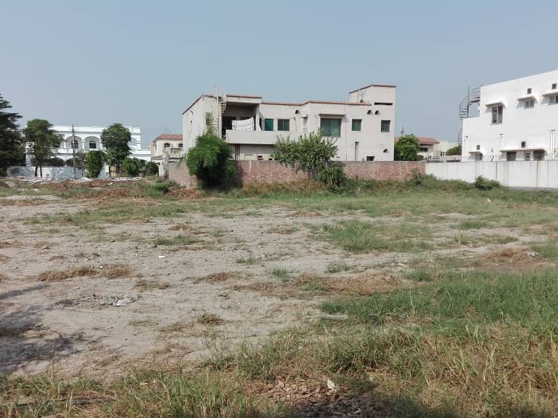 Prime Location 10 Marla Residential Plot For Grabs In EME Society 3