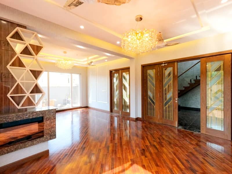 In Lahore You Can Find The Perfect House For sale 8