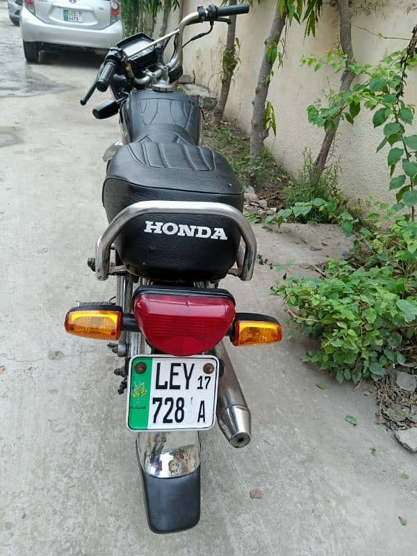 Honda 70 Black Colour 2