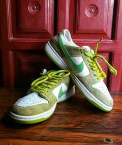 Nike SB Dunk Low Green Apple