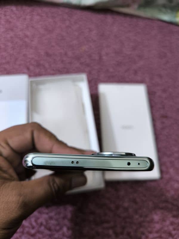 Oppo reno 11 5g 12/256gb Brand New Just Glass minor brake 4