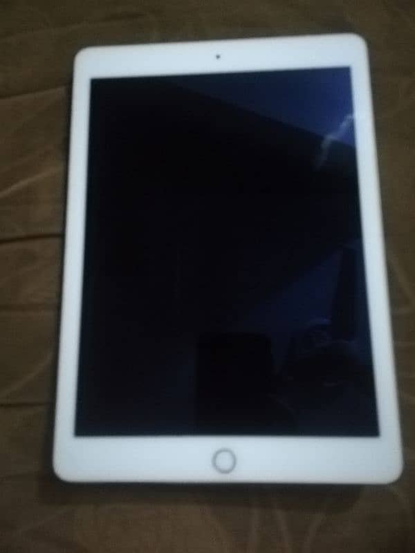 Apple ipad Air 2, 16 gb, like new 1