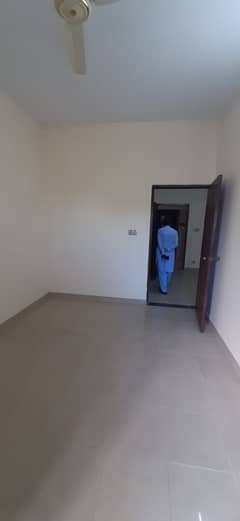 820 sqft flat , 2nd floor, corner, lift available, main markaz