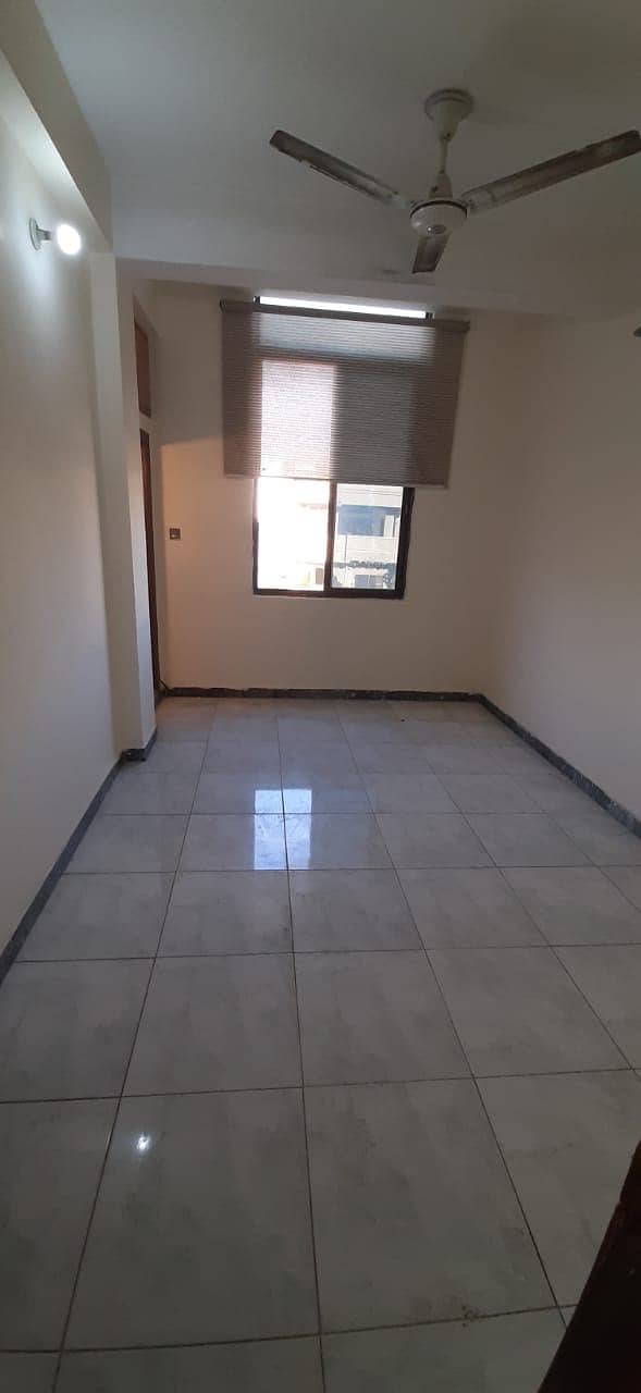 820 sqft flat , 2nd floor, corner, lift available, main markaz 2