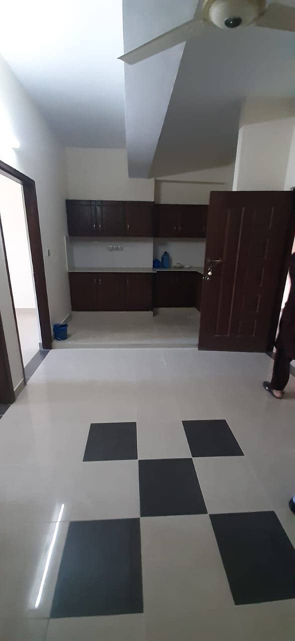 820 sqft flat , 2nd floor, corner, lift available, main markaz 8