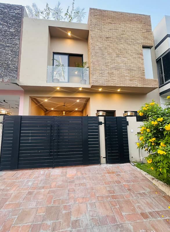 Designer Beautiful 25x50 House For Sale In F Block B17 Multi Gardens 0