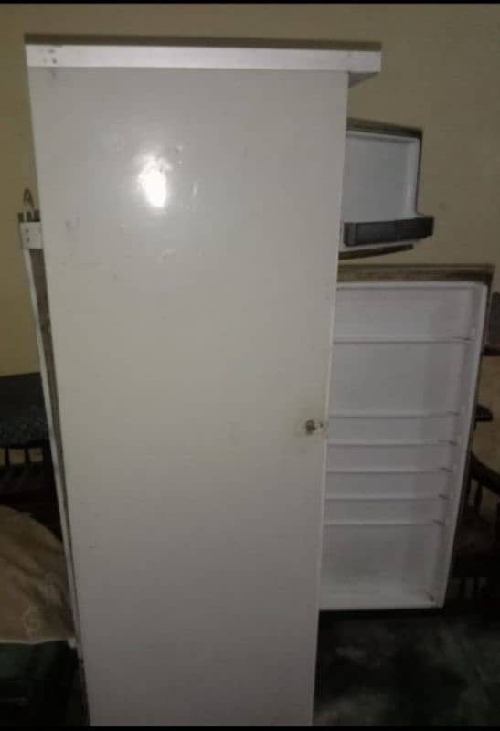 Fridge for sale medium size Philips 2