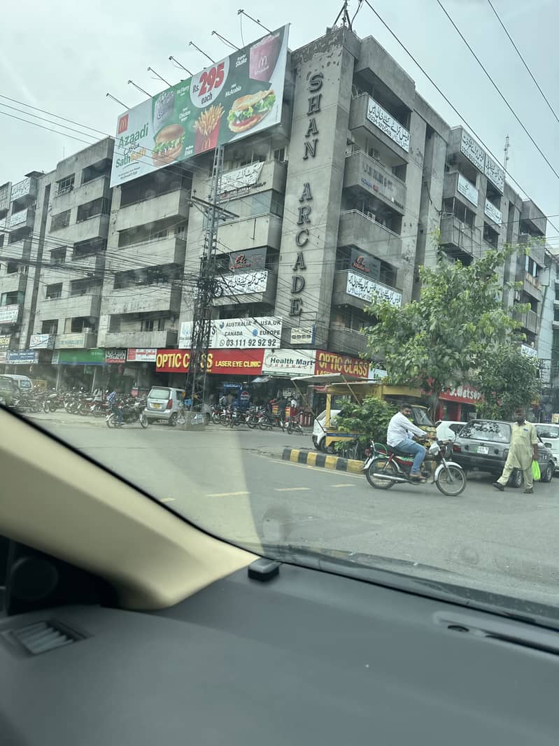 Shan Arcid plaza Barket market 1050 SQ/FT 1st floor One Lac rented 0