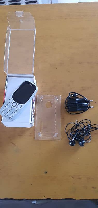 Nokia 3310 for sale full box. . 4