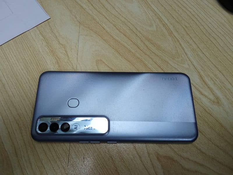 Tecno Spark 7 pro 3