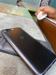 One plus 5T PTA Approved ( 6 _ 128Gb )