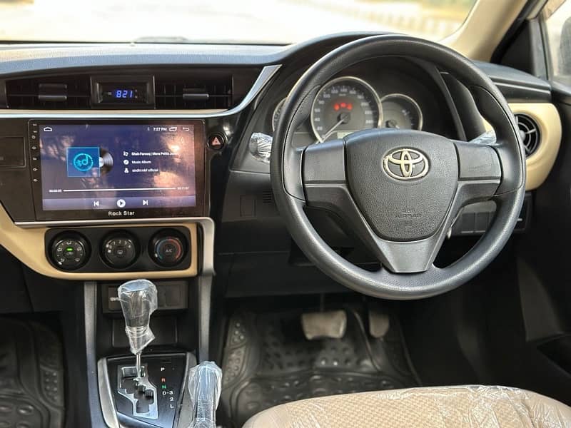 Toyota Corolla GLI 2018 (Automatic -1st Owner) 2