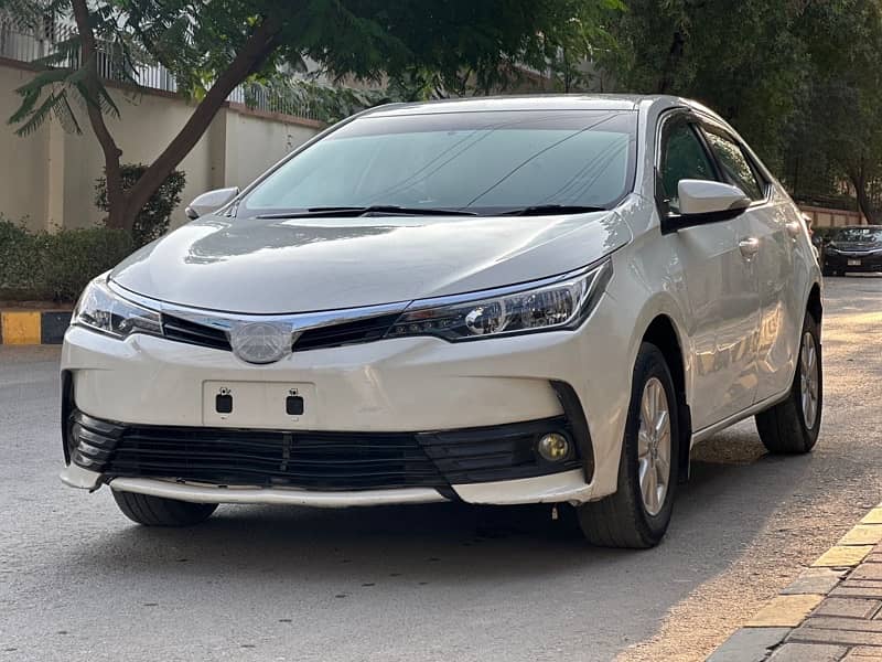 Toyota Corolla GLI 2018 (Automatic -1st Owner) 6