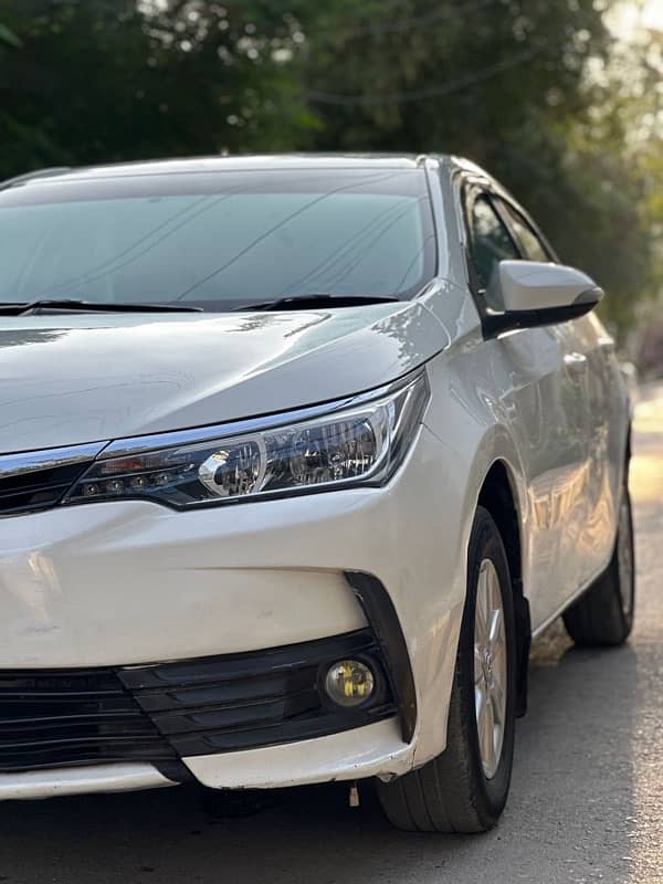 Toyota Corolla GLI 2018 (Automatic -1st Owner) 8