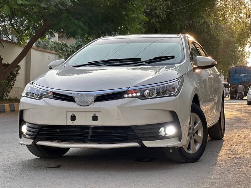 Toyota Corolla GLI 2018 (Automatic -1st Owner) 11