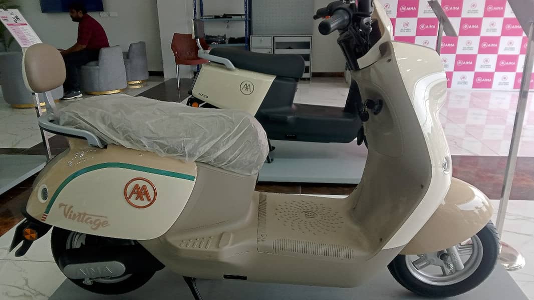 AIMA SPARK Vintage Q601 | Electric Scooty | EV scooty For Sale 3