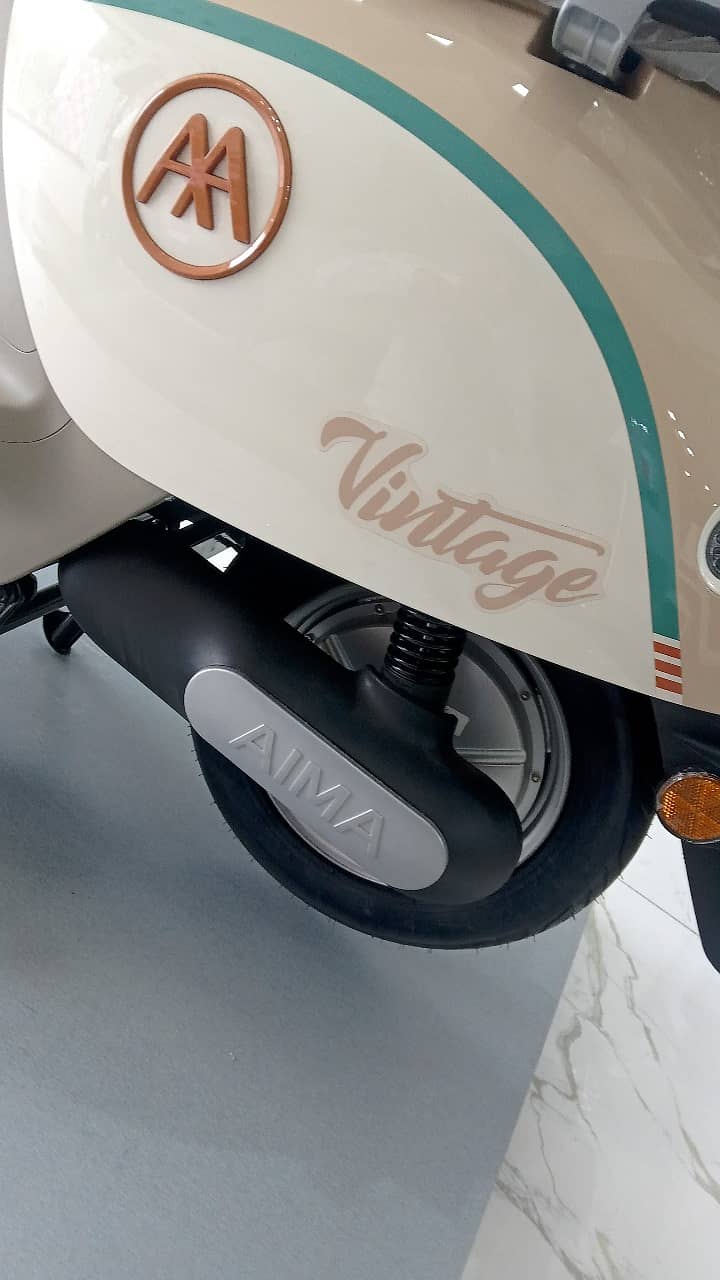 Aima SPARK Vintage Q601| Electric Scooty |بجلی پہ چلنے والی اسکوٹی 7