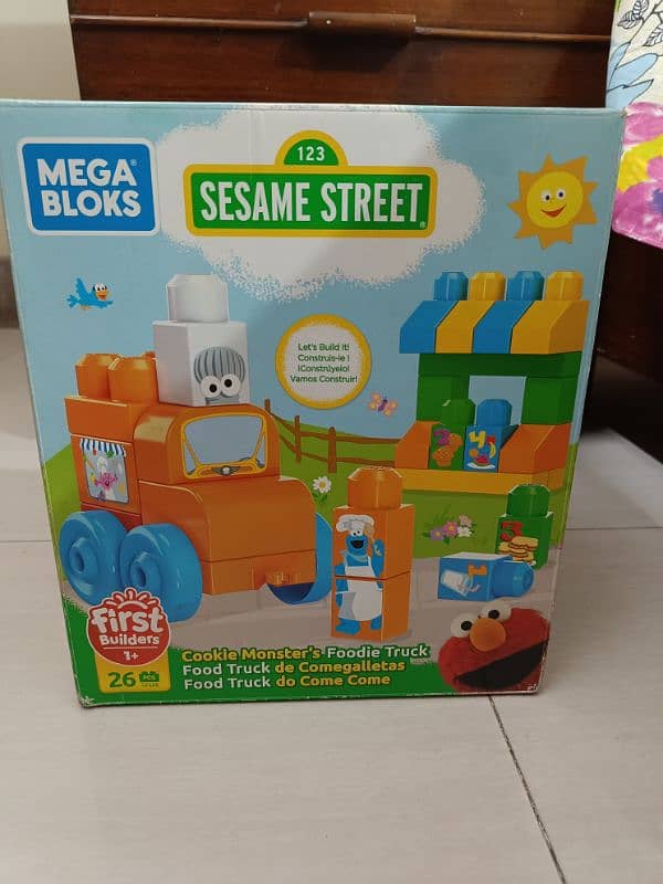 SESAME STREET MEGA BLOCKS COOKIE MONSTER FOOD TRUCK THEME 0