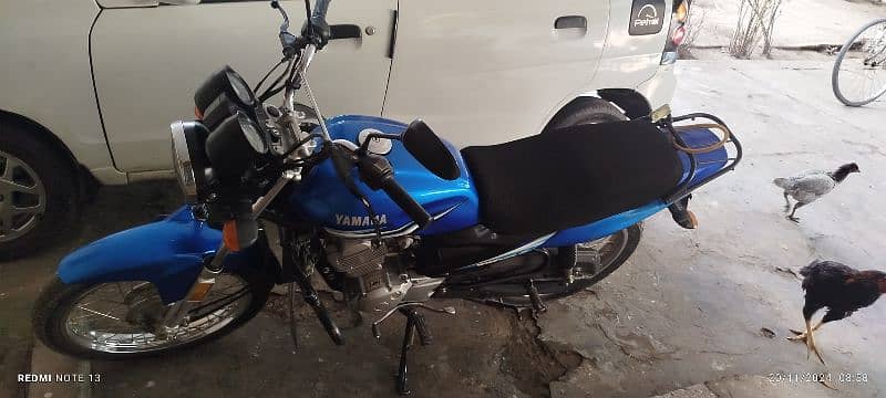 Yamaha YB 125 Z motorcycle in almost new condition 6