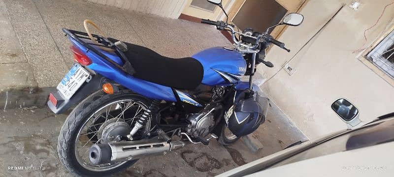 Yamaha YB 125 Z motorcycle in almost new condition 9