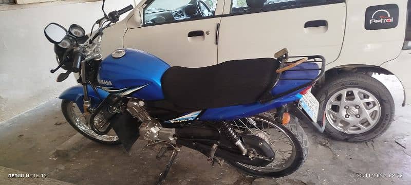 Yamaha YB 125 Z motorcycle in almost new condition 10