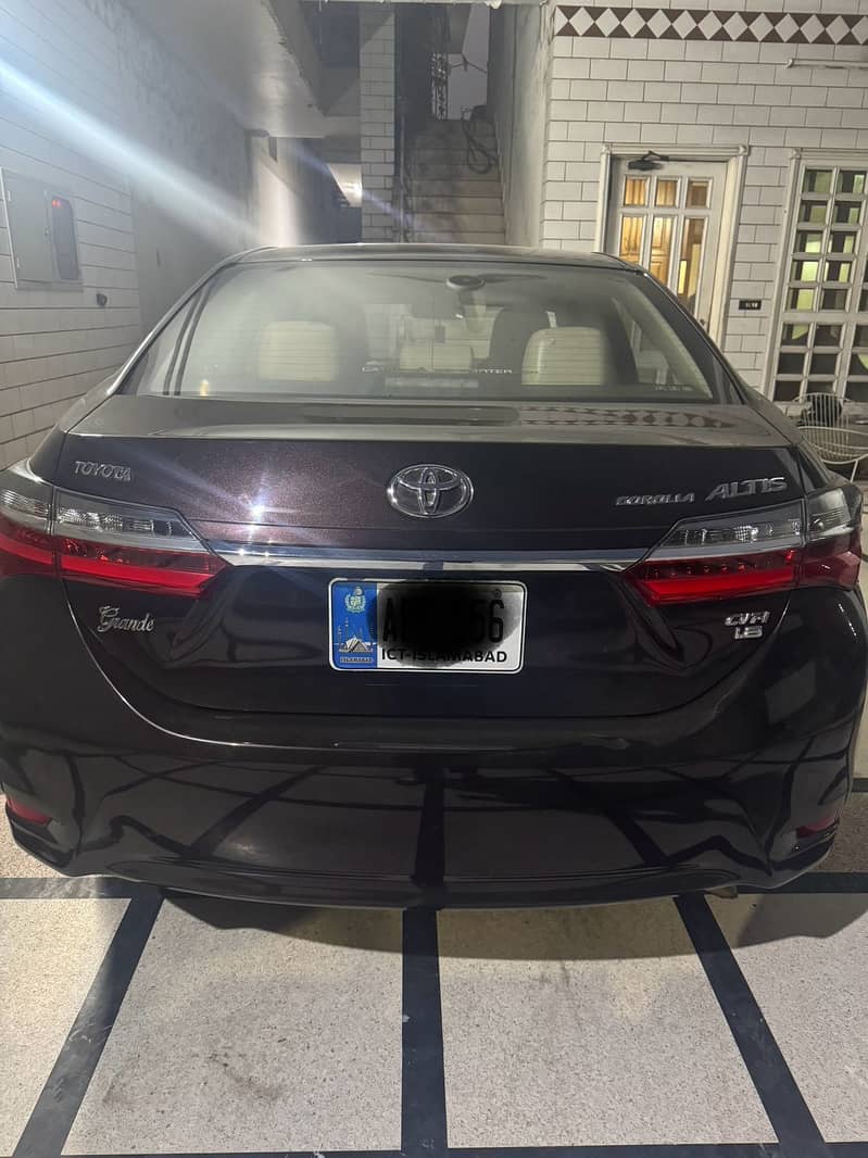 Toyota Corolla Altis Grande CVT-i 1.8 2019 4