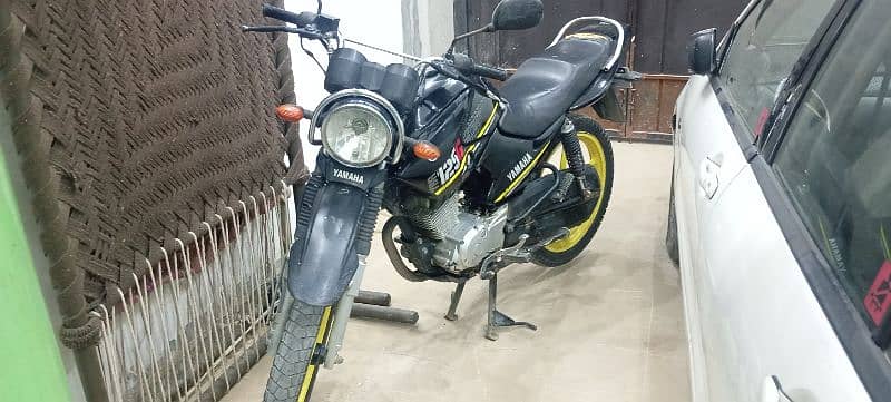 Yamaha ybr 125G 3