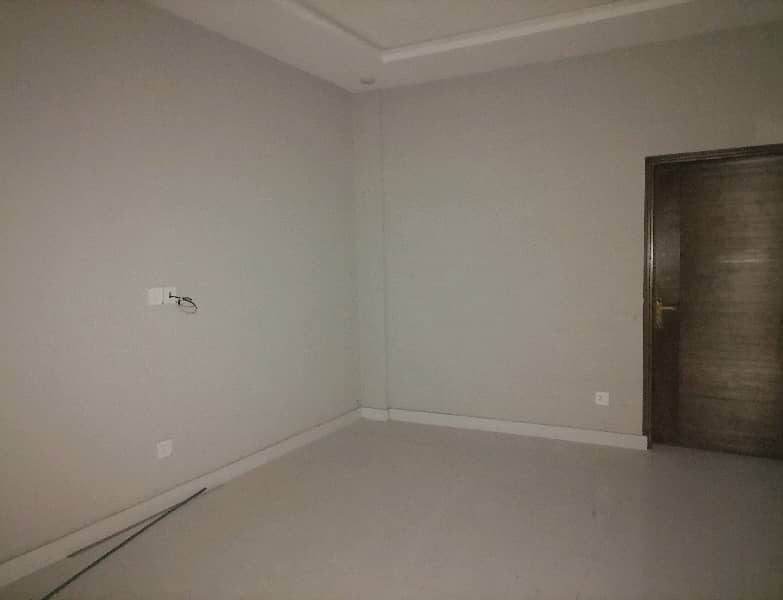 Affordable Upper Portion For rent In Iqbal Avenue 1