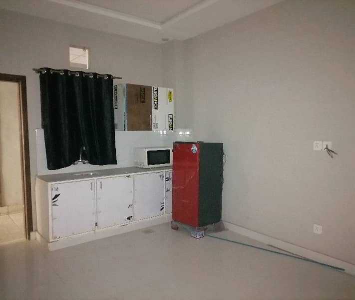 Affordable Upper Portion For rent In Iqbal Avenue 2