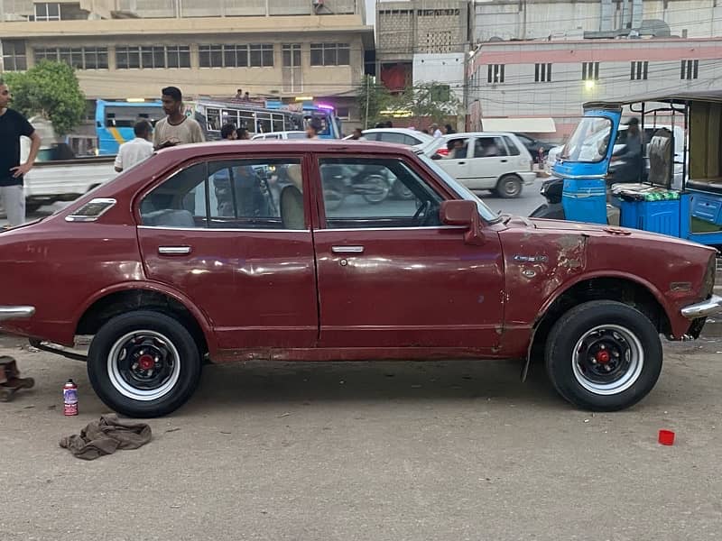 Toyota Corolla 1972 (Limited Edition) 4