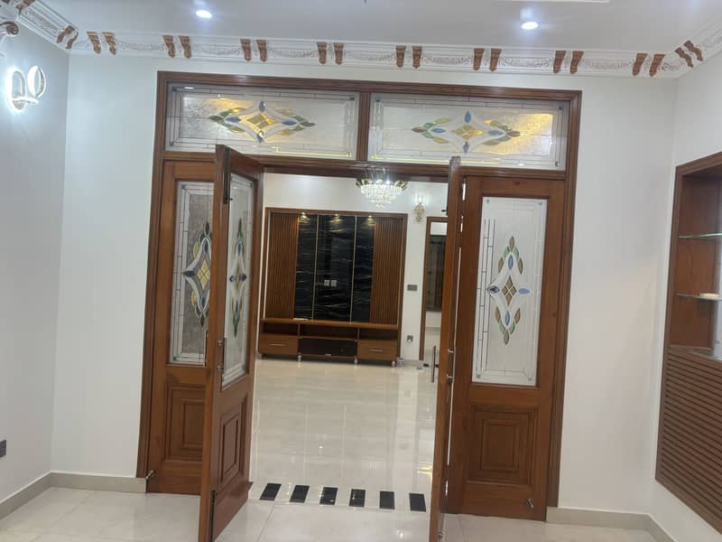 WAPDA TOWN CORNER 10.4 MARLA MODREN STYLE BRAND NEW HOUSE IS AVAILABLE FOR SALE 6